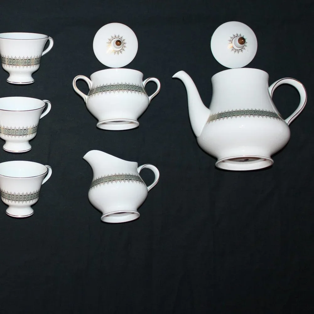 Wedgwood Argyll Bone China 15pc Tea Set - Picture 2 of 16